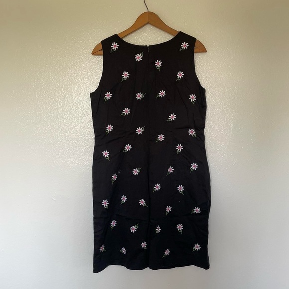 Vintage Floral Embroidered Dress - Picture 4 of 4